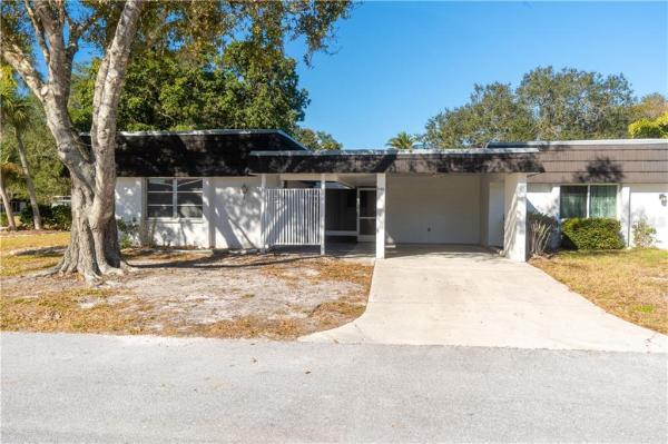 GLEN OAKS RIDGE VILLAS 1