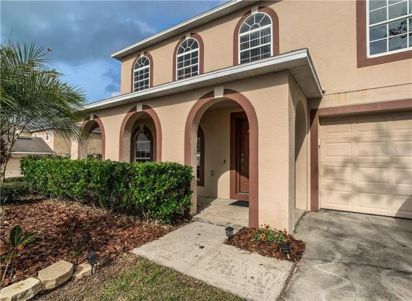 MASCOTTE DUKES LAKE PH 03