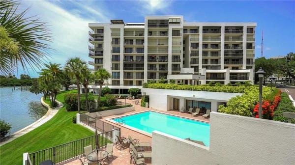 BELLEVIEW BILTMORE VILLAS SOUTH GARDEN