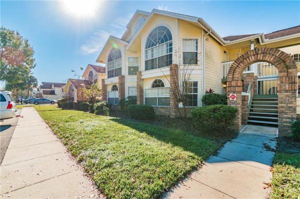 VILLAS AT LAGUNA BAY