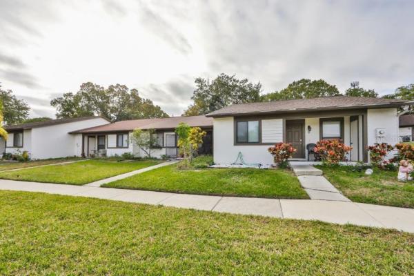 VILLAS OF BEACON GROVES