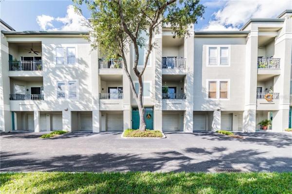 ISLAND PLACE A CONDO