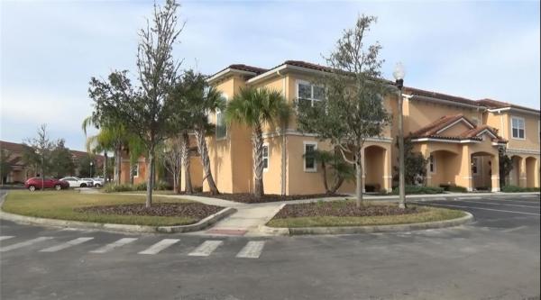 REGAL OAKS AT OLD TOWN