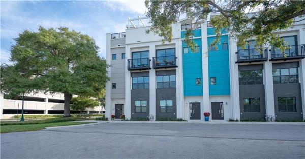 ARTISAN ON MAIN TOWNHOMES