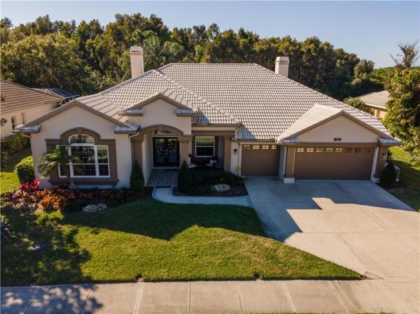 PELICAN POINTE GOLF & COUNTRY CLUB