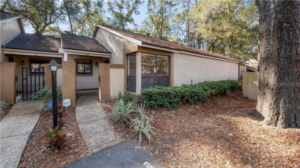 VILLAGE TWNHMS A CONDO