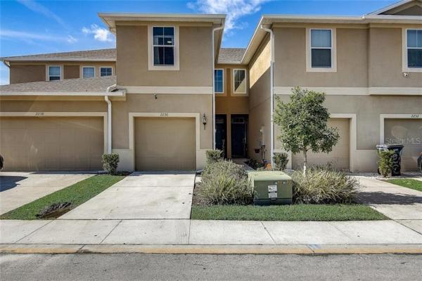 BROADWAY CENTRE TWNHMS