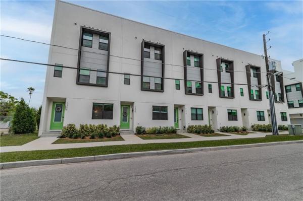 VIEWS AT NORTH HYDE PARK