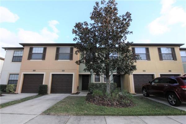 EDGEWATER AT LAKE BRANDON