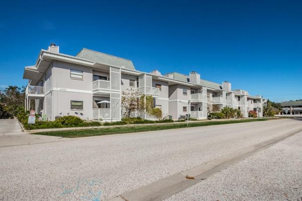 TIFFANY SUITES CONDO