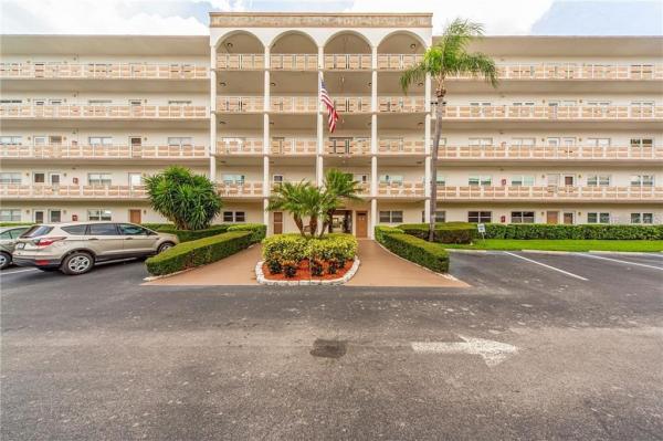 FIVE TOWNS OF ST PETE 305 CONDO