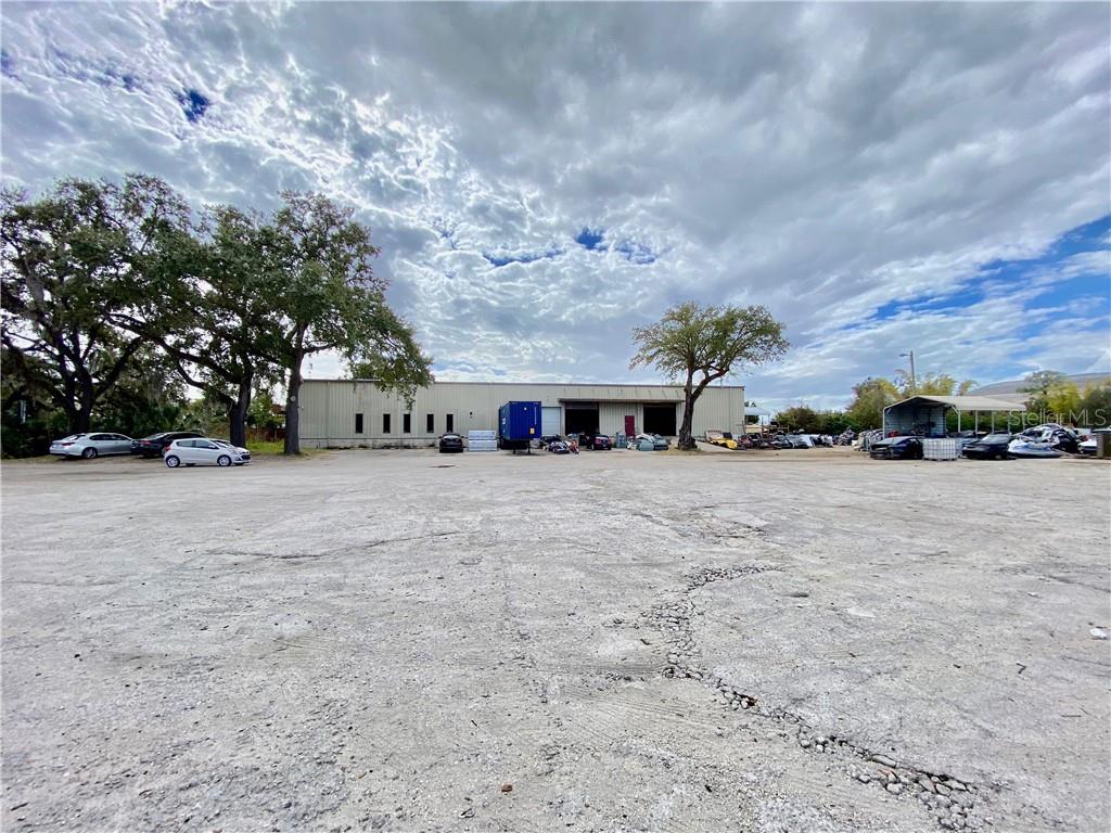 Commercial - фото