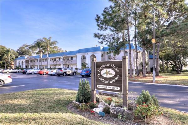 BELLEAIR OAKS CONDO