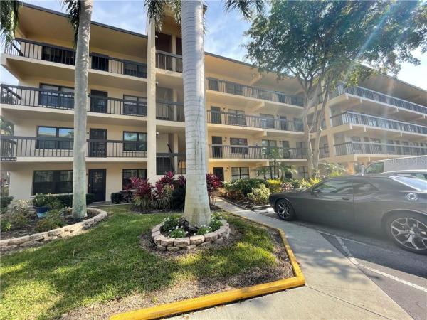 WOODPARK AT DESOTO SQUARE PH I