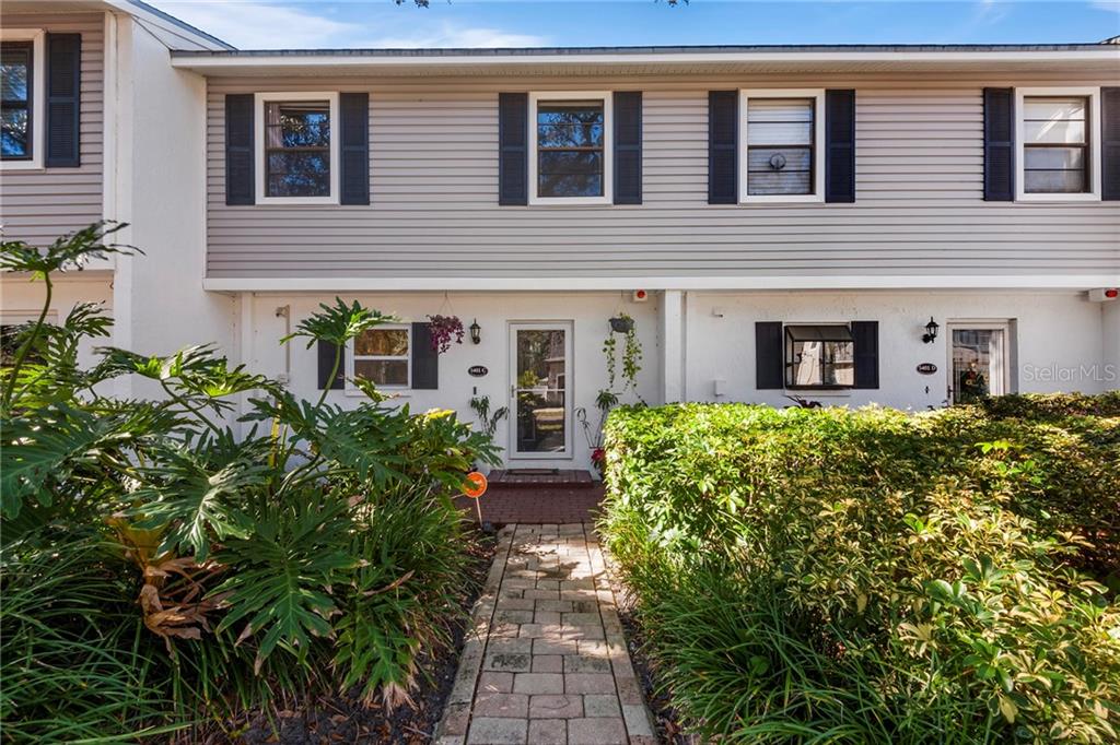 PARK BAYSHORE CONDO - фото