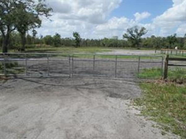 COUNTRY HILLS ESTATES