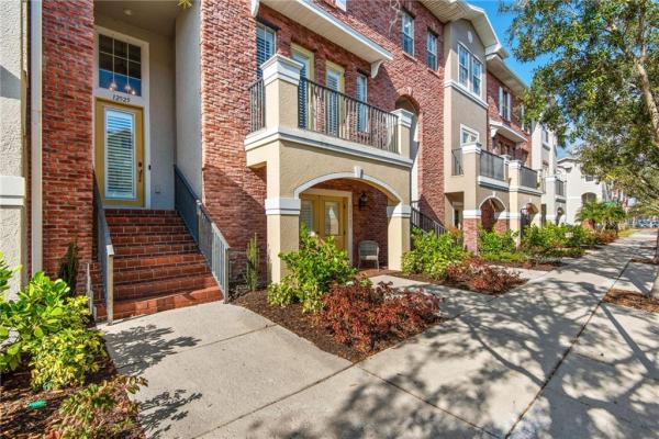 HAMPTON LAKES AT MAIN STREET