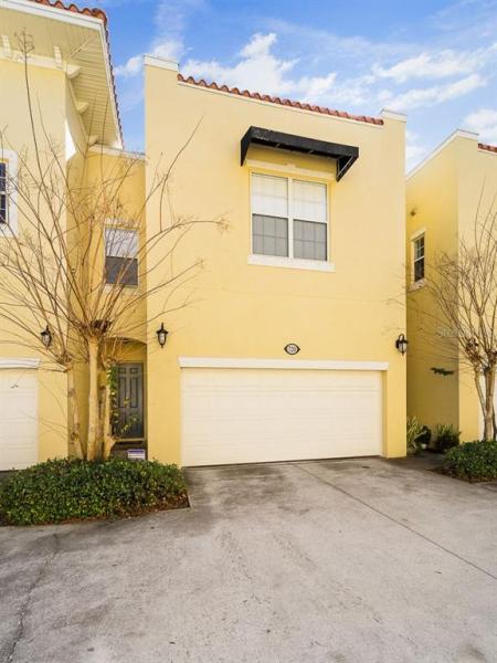 VILLAS OF CRESCENT PARK SUB