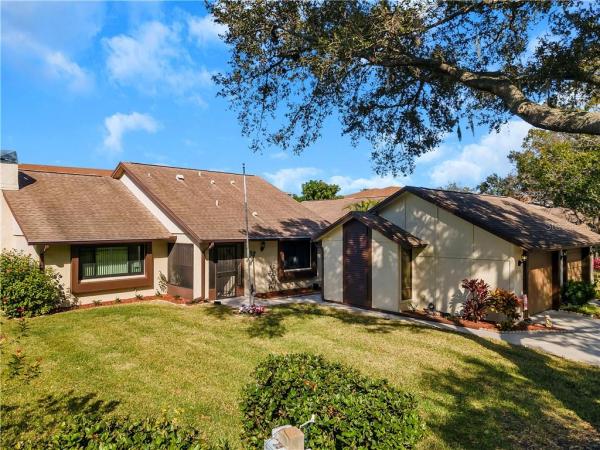 VILLAGE ON THE GREEN PATIO HOMES