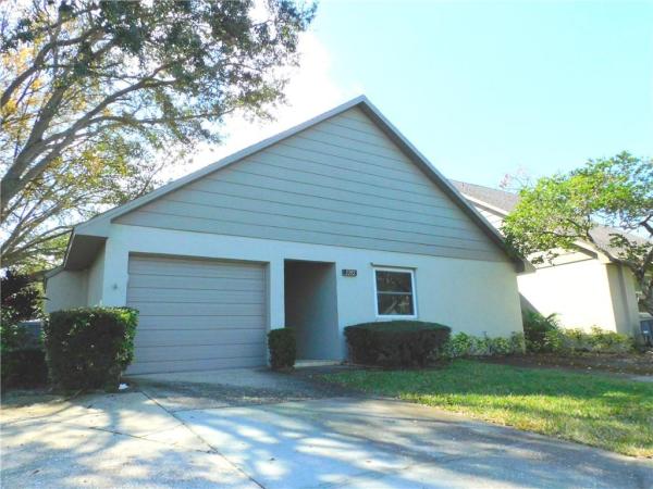 CHATEAUX WOODS CONDO