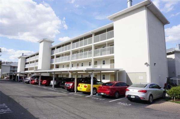 PARADISE LAKES CONDO