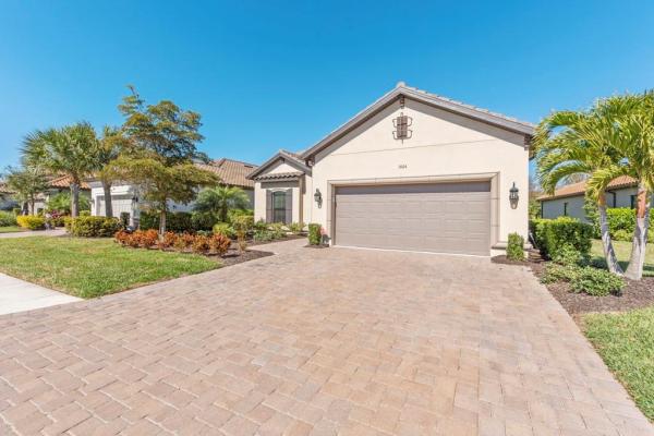 BELLACINA BY CASEY KEY