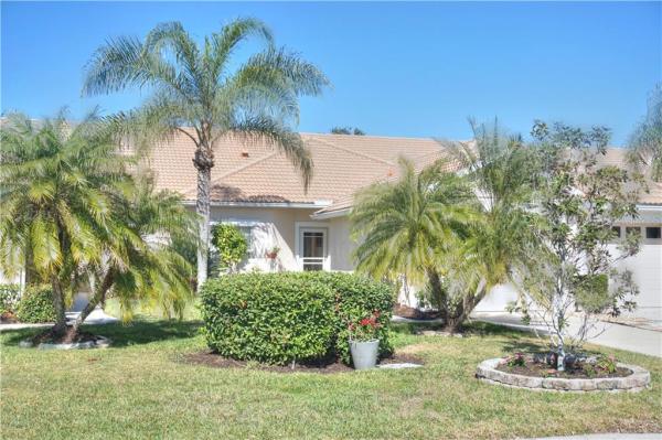 PELICAN POINTE GOLF & COUNTRY CLUB