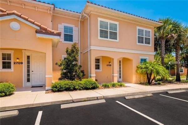 REGAL OAKS AT OLD TOWN