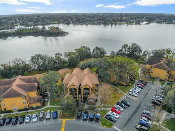 LAKEWOOD PARK A CONDO