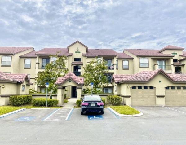 LAKEVIEW AT CALUSA TRACE