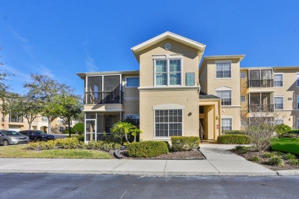 OXFORD PLACE AT TAMPA PALMS A