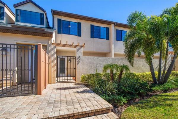 HIGHLAND COURTYARD TWNHMS UNIT ONE