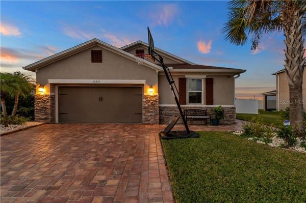 VILLAGES/TRINITY LAKES