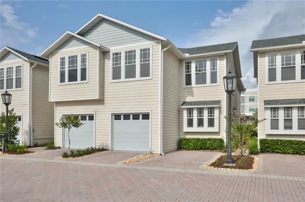 VILLAGE GATE OF HYDE PARK A CO