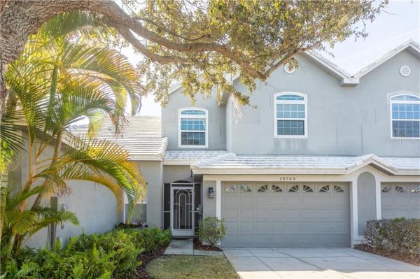 EAGLES WALK AT FEATHER SOUND