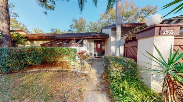 STRATHMORE GATE-EAST