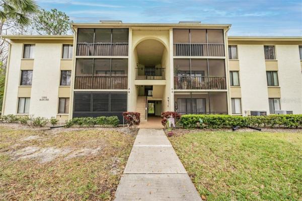 PINE RIDGE AT LAKE TARPON VILLAGE