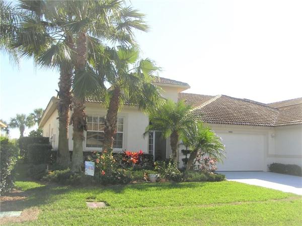 HERITAGE OAKS GOLF & COUNTRY CLUB