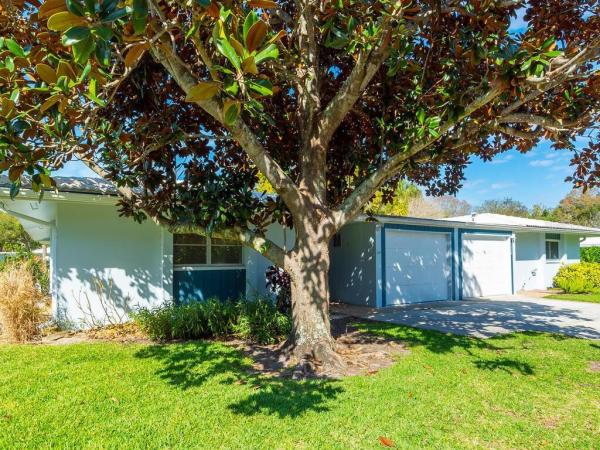 VILLAGE GREEN FOREST LAKE 14