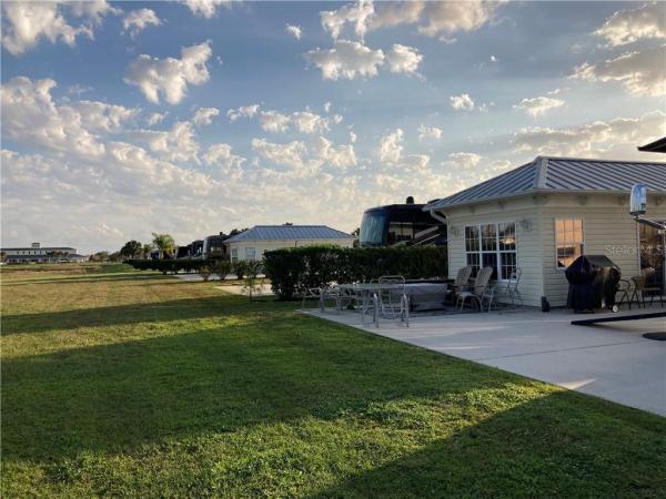 FLORIDA GRANDE MOTOR COACH RESIDENCE