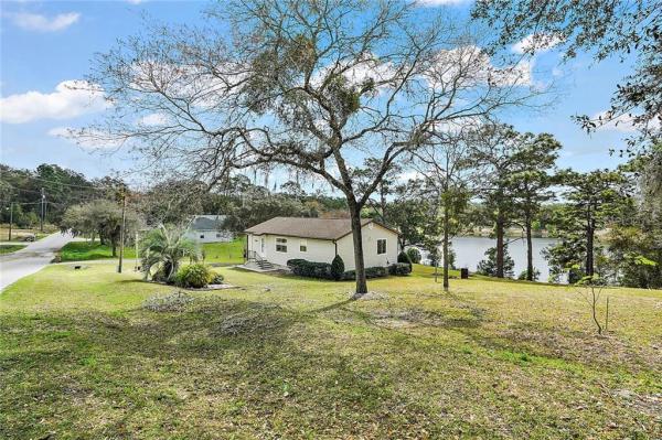 CARLTON VILLAGE PARK