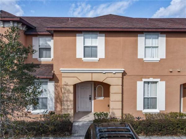 REGAL OAKS AT OLD TOWN