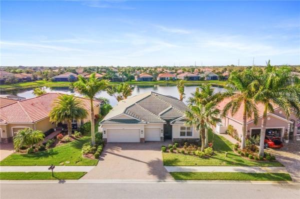 STONEYBROOK AT VENICE