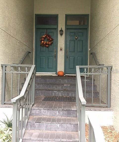 ISLAND PLACE A CONDO