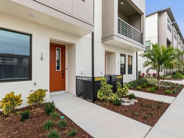 B00 | WESTSHORE VILLAGE TOWNHOMES