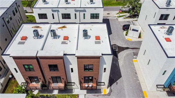 SOUTH WESTSHORE TWNHMS