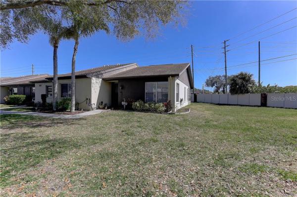 HOLIDAY LAKE VILLAS CONDO