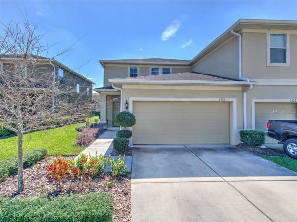 BROADWAY CENTRE TWNHMS