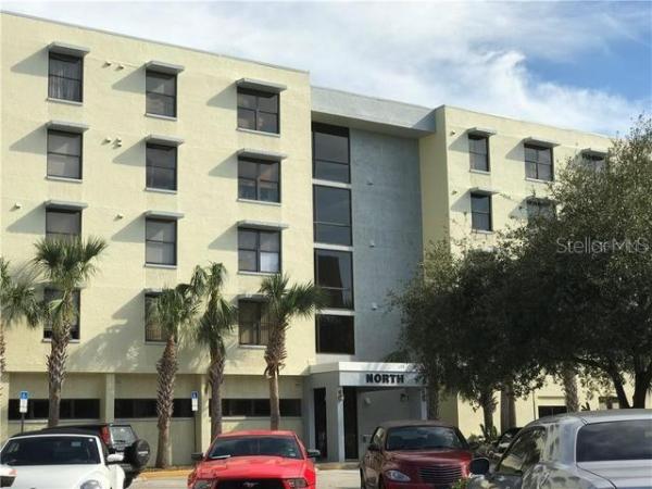 LAKESIDE CROSSING CONDO