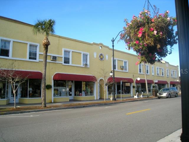 Commercial - фото